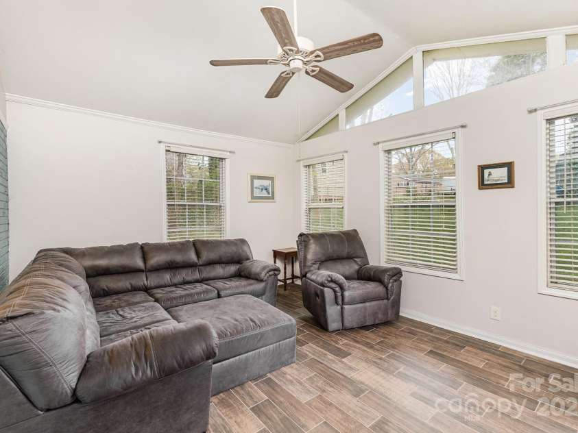 2156 Flynn Drive, Gastonia, NC 28054.  MLS# CAR4233238, YatesRealty ID 6976. 