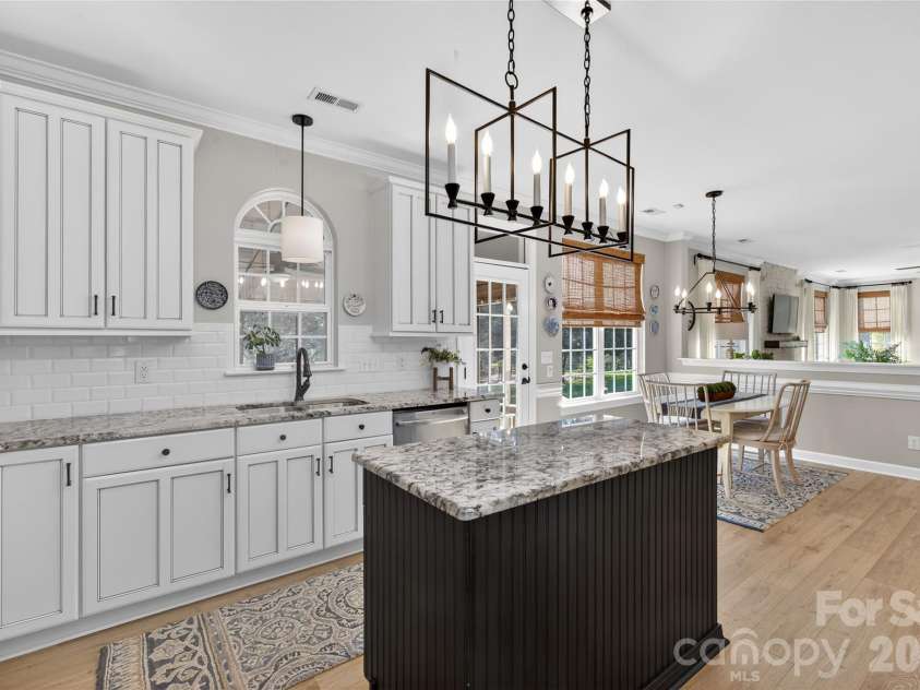 902 Applegate Parkway, Waxhaw, NC 28173.  MLS# CAR4360620, YatesRealty ID 6976. 