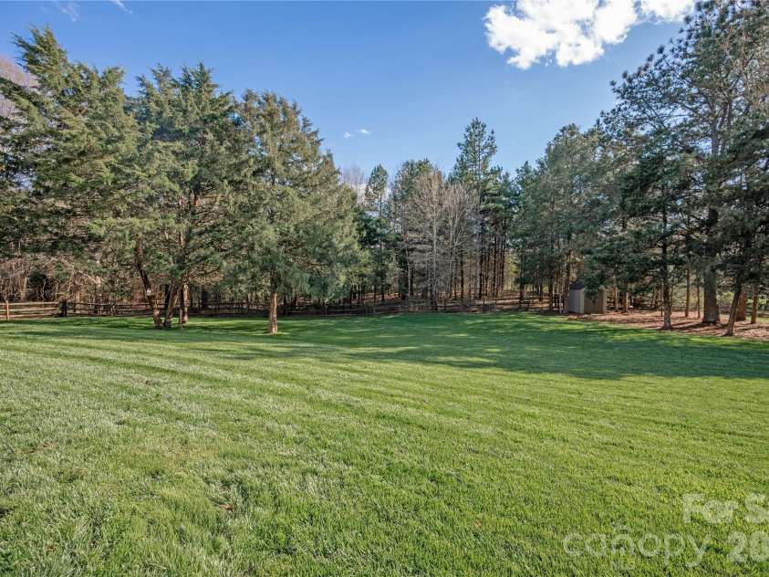 902 Applegate Parkway, Waxhaw, NC 28173.  MLS# CAR4360620, YatesRealty ID 6976. 