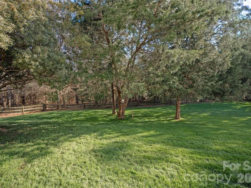 902 Applegate Parkway, Waxhaw, NC 28173.  MLS# CAR4360620, YatesRealty ID 6976. 