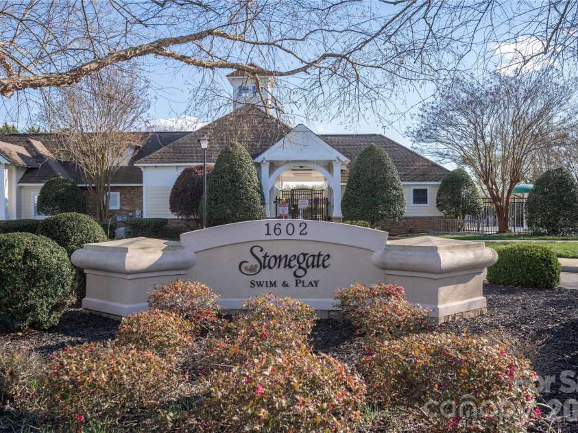 902 Applegate Parkway, Waxhaw, NC 28173.  MLS# CAR4360620, YatesRealty ID 6976. 