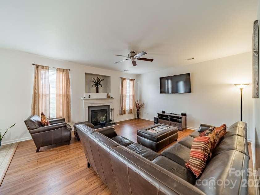 2131 Ashley Glen Way, Fort Mill, SC 29707.  MLS# CAR4217689, YatesRealty ID 6977. Living Room