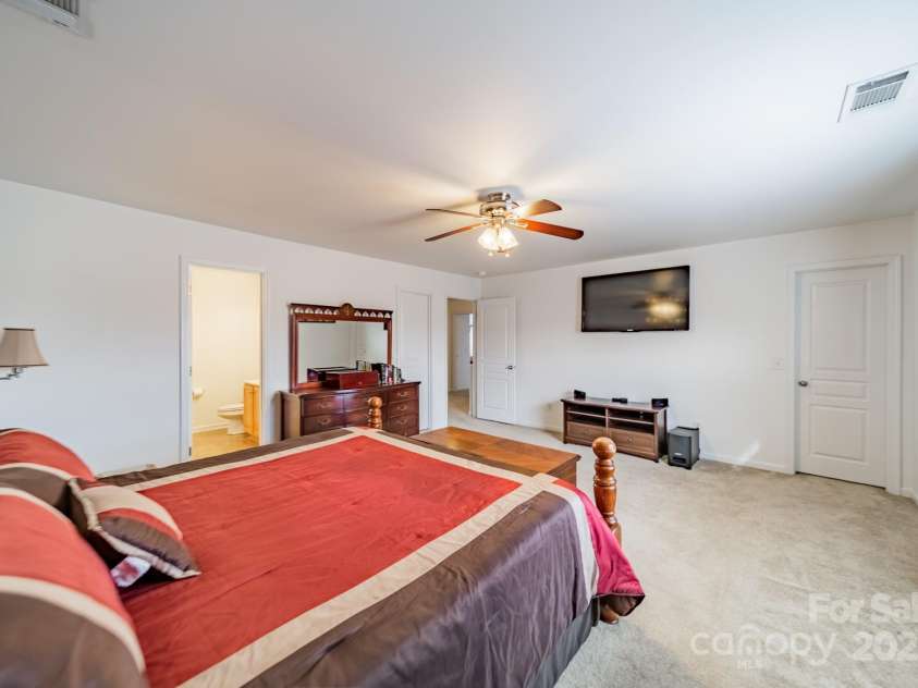 2131 Ashley Glen Way, Fort Mill, SC 29707.  MLS# CAR4217689, YatesRealty ID 6977. Primary Bedroom