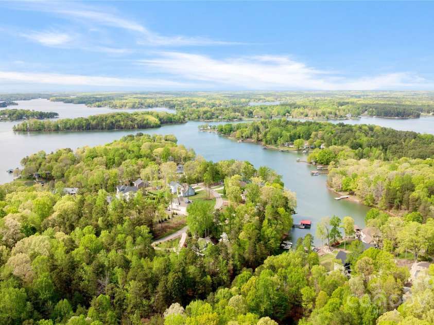 143 Ross Road, Mooresville, NC 28117.  MLS# CAR4245445, YatesRealty ID 6978. 