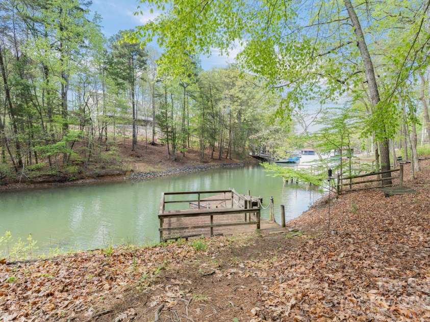 143 Ross Road, Mooresville, NC 28117.  MLS# CAR4245445, YatesRealty ID 6978. 