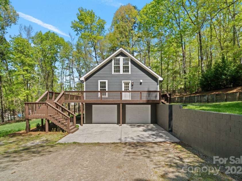 143 Ross Road, Mooresville, NC 28117.  MLS# CAR4245445, YatesRealty ID 6978. 