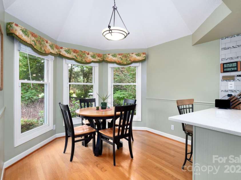 37 New Cross North None, Asheville, NC 28805.  MLS# CAR4307625, YatesRealty ID 6979. 