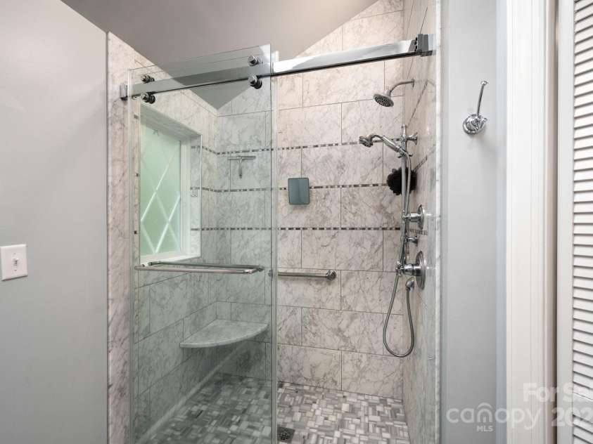 37 New Cross North None, Asheville, NC 28805.  MLS# CAR4307625, YatesRealty ID 6979. 