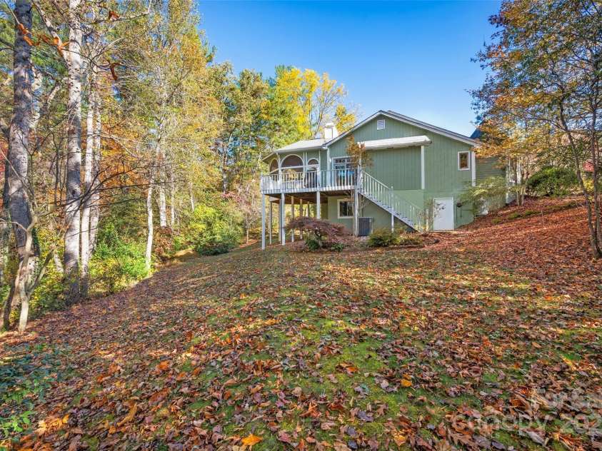 37 New Cross North None, Asheville, NC 28805.  MLS# CAR4307625, YatesRealty ID 6979. 