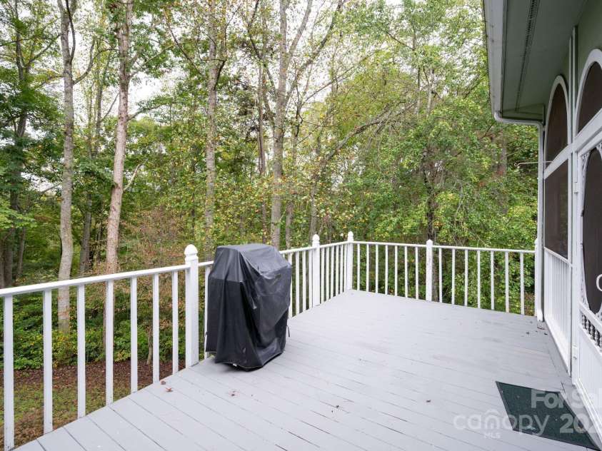 37 New Cross North None, Asheville, NC 28805.  MLS# CAR4307625, YatesRealty ID 6979. 