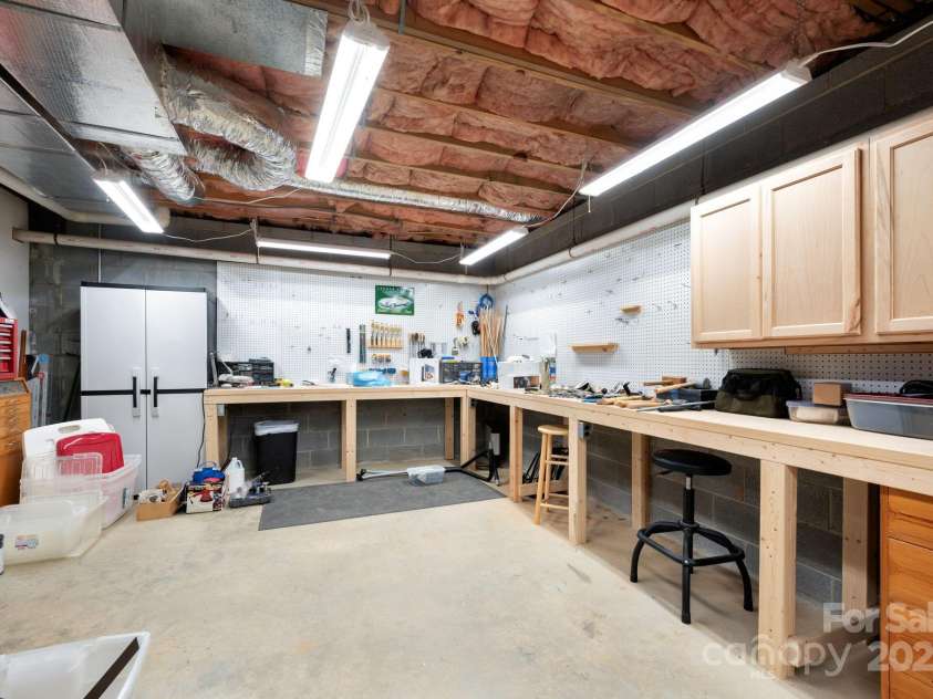 37 New Cross North None, Asheville, NC 28805.  MLS# CAR4307625, YatesRealty ID 6979. 