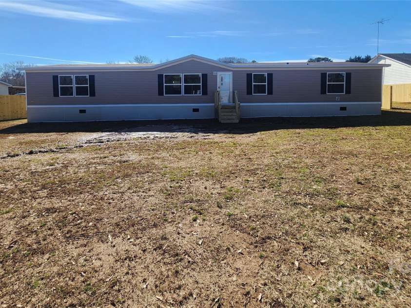 967 Perla Road, York, SC 29745.  MLS# CAR4207015, YatesRealty ID 698. 