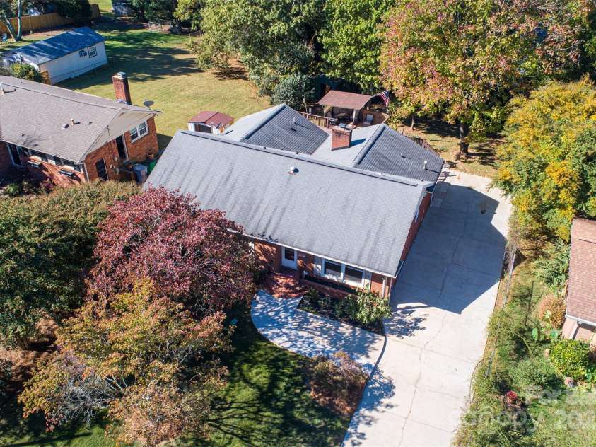 6332 Montpelier Road, Charlotte, NC 28210.  MLS# CAR4316898, YatesRealty ID 6980. 