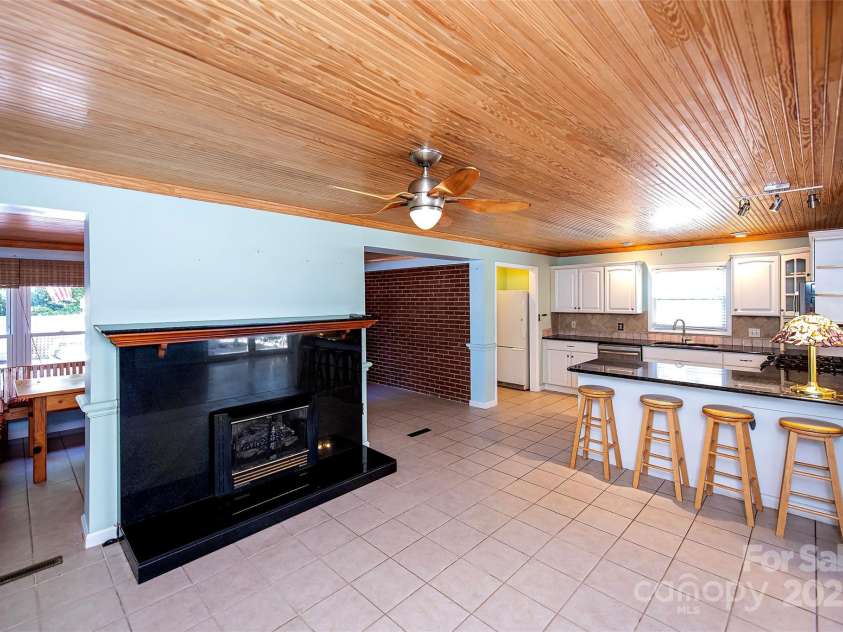6332 Montpelier Road, Charlotte, NC 28210.  MLS# CAR4316898, YatesRealty ID 6980. 
