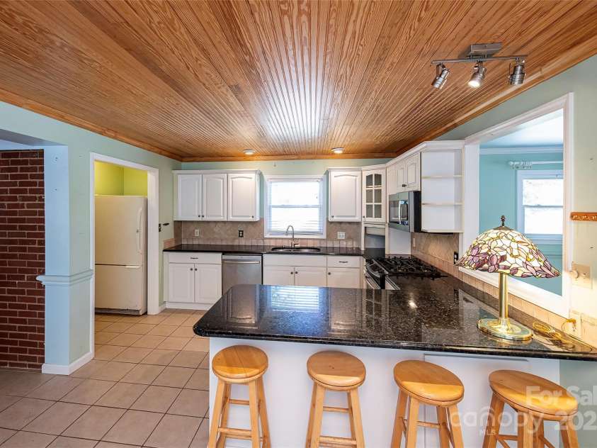 6332 Montpelier Road, Charlotte, NC 28210.  MLS# CAR4316898, YatesRealty ID 6980. 