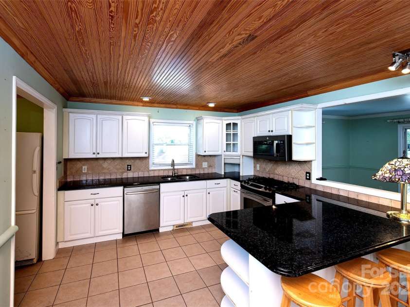 6332 Montpelier Road, Charlotte, NC 28210.  MLS# CAR4316898, YatesRealty ID 6980. 