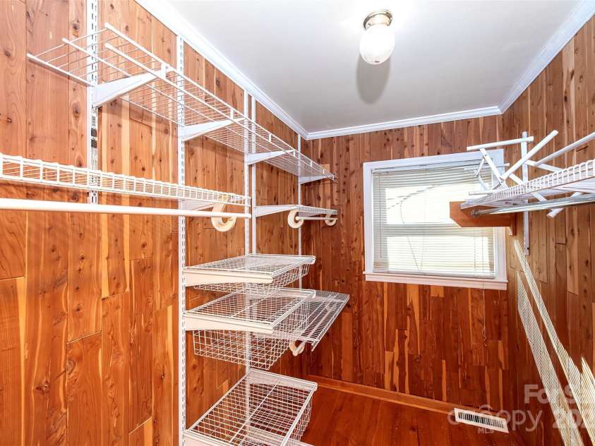 6332 Montpelier Road, Charlotte, NC 28210.  MLS# CAR4316898, YatesRealty ID 6980. 