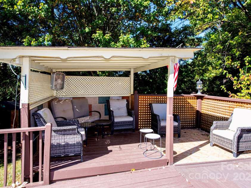 6332 Montpelier Road, Charlotte, NC 28210.  MLS# CAR4316898, YatesRealty ID 6980. 