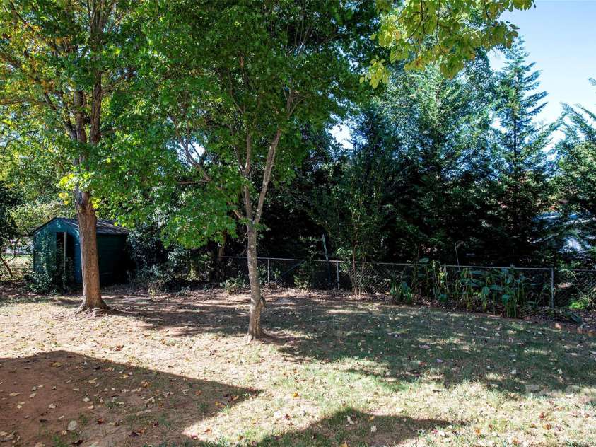 6332 Montpelier Road, Charlotte, NC 28210.  MLS# CAR4316898, YatesRealty ID 6980. 