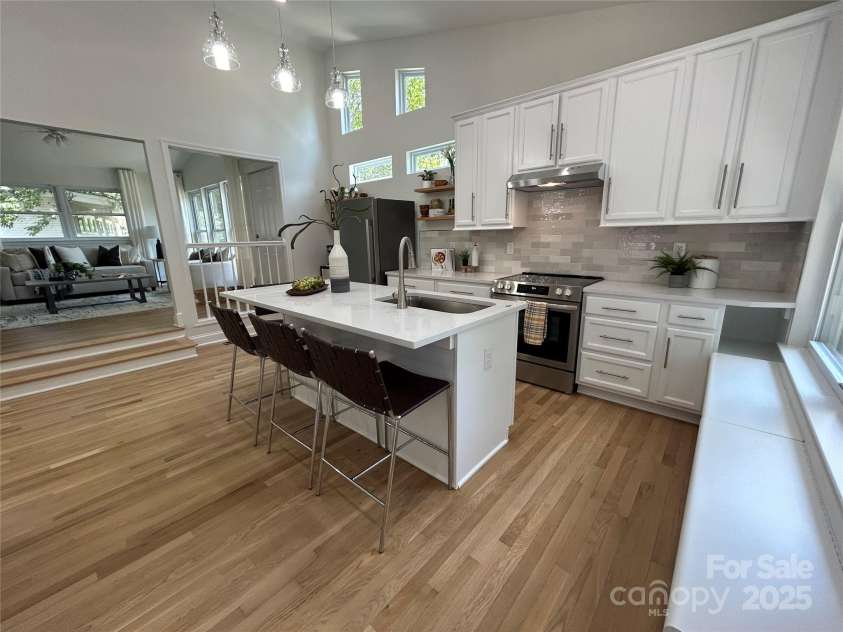 1713 Archdale Drive, Charlotte, NC 28210.  MLS# CAR4228126, YatesRealty ID 6981. 