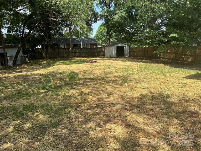1713 Archdale Drive, Charlotte, NC 28210.  MLS# CAR4228126, YatesRealty ID 6981. 