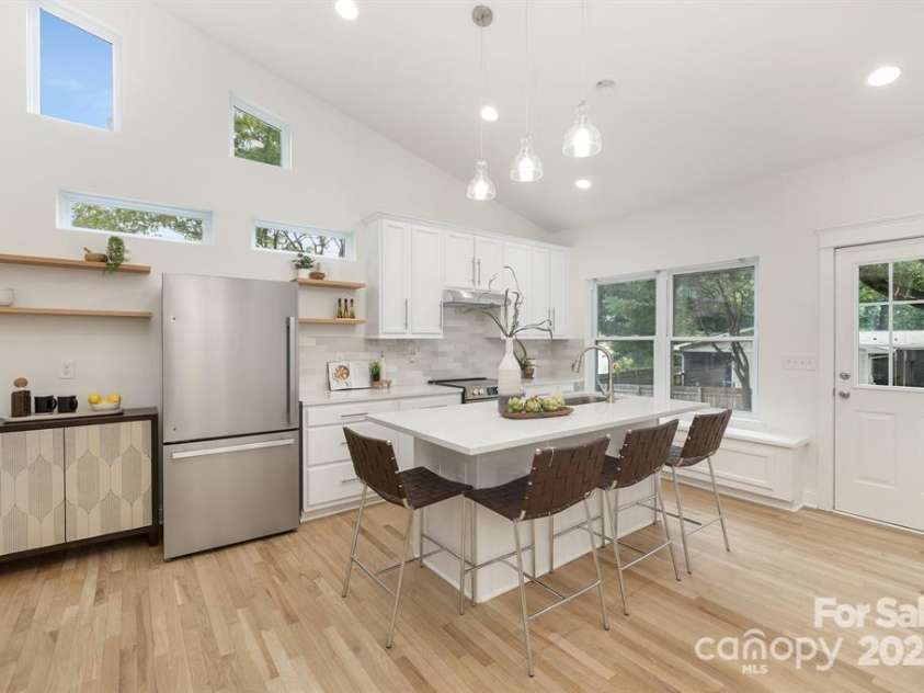 1713 Archdale Drive, Charlotte, NC 28210.  MLS# CAR4228126, YatesRealty ID 6981. 
