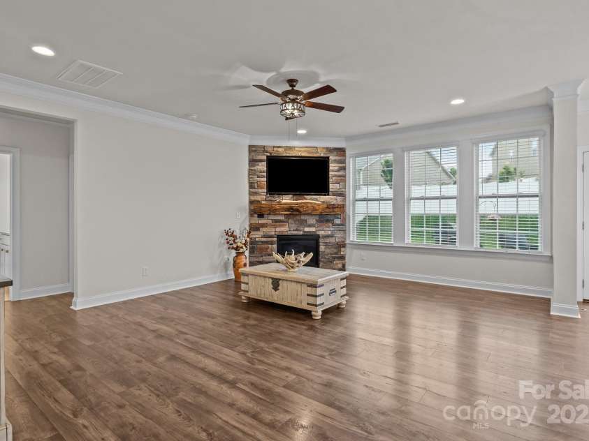 187 Longleaf Drive, Mooresville, NC 28117.  MLS# CAR4244494, YatesRealty ID 6982. 