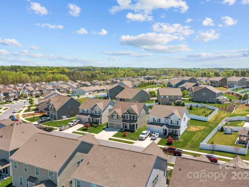 187 Longleaf Drive, Mooresville, NC 28117.  MLS# CAR4244494, YatesRealty ID 6982. 