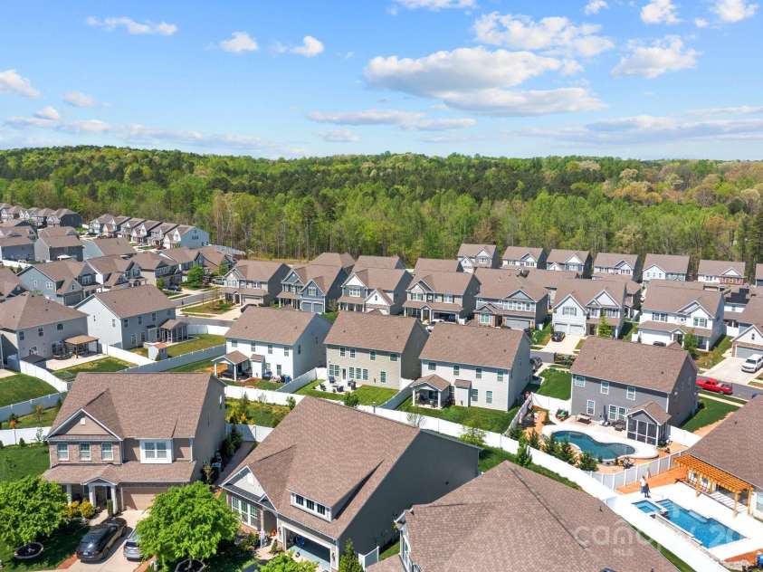 187 Longleaf Drive, Mooresville, NC 28117.  MLS# CAR4244494, YatesRealty ID 6982. 