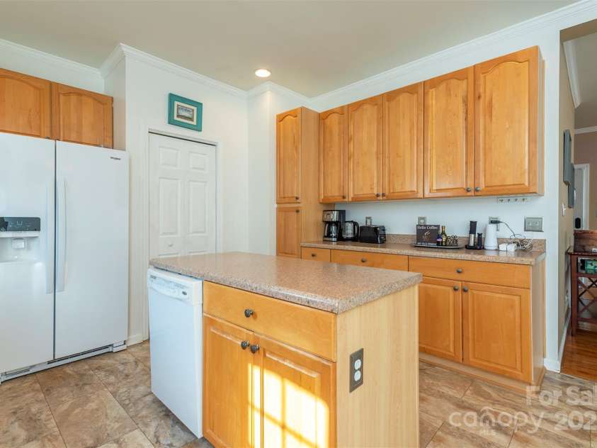 192 Buzzards Place, Lake Lure, NC 28746.  MLS# CAR4235753, YatesRealty ID 6985. Kitchen