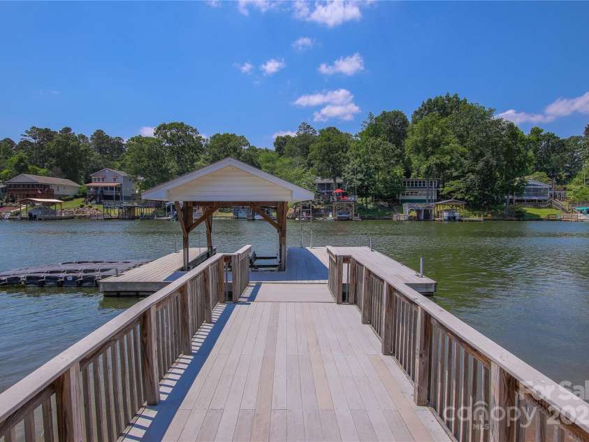 378 Shoreline Drive, New London, NC 28127.  MLS# CAR4246898, YatesRealty ID 6989. 