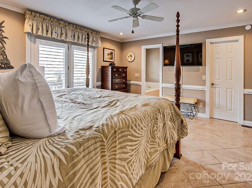 378 Shoreline Drive, New London, NC 28127.  MLS# CAR4246898, YatesRealty ID 6989. 