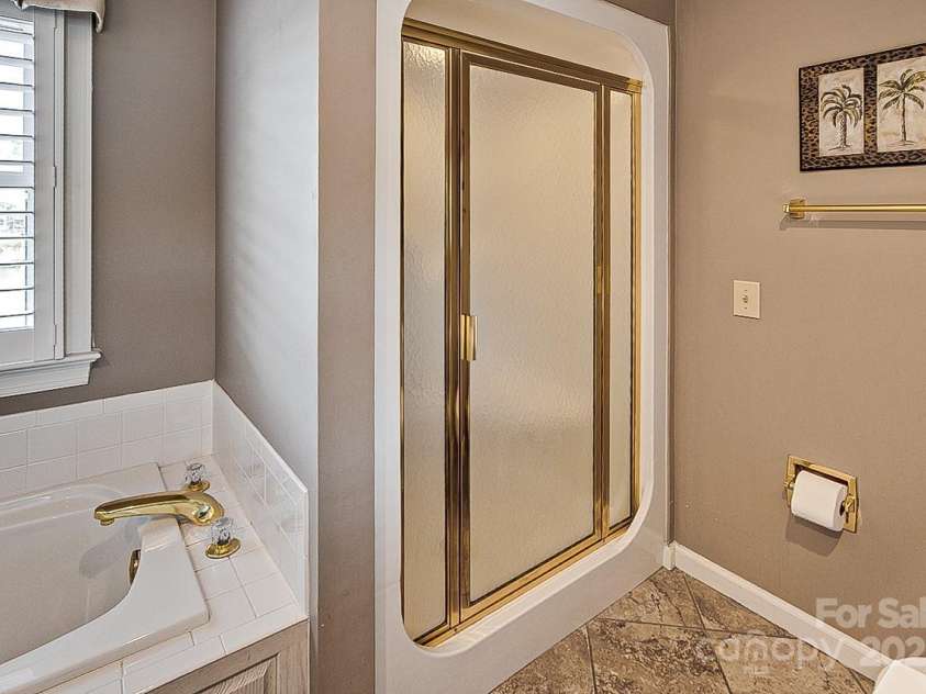 378 Shoreline Drive, New London, NC 28127.  MLS# CAR4246898, YatesRealty ID 6989. Primary en suite