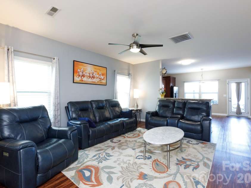 814 Summerlake Drive, Fort Mill, SC 29715.  MLS# CAR4357984, YatesRealty ID 6989. 