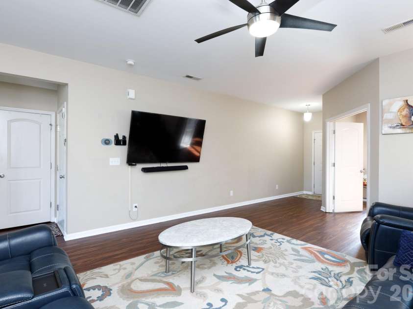 814 Summerlake Drive, Fort Mill, SC 29715.  MLS# CAR4357984, YatesRealty ID 6989. 