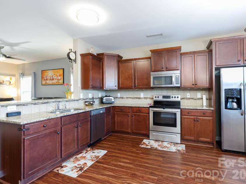 814 Summerlake Drive, Fort Mill, SC 29715.  MLS# CAR4357984, YatesRealty ID 6989. 