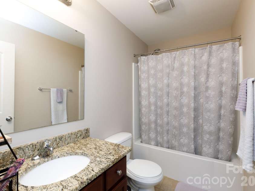 814 Summerlake Drive, Fort Mill, SC 29715.  MLS# CAR4357984, YatesRealty ID 6989. 