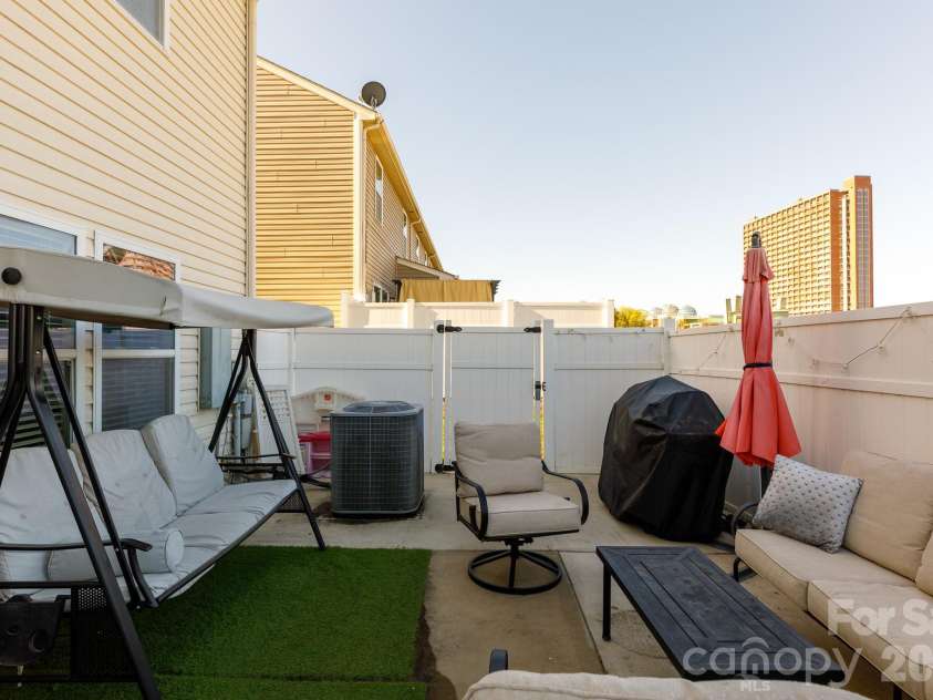 814 Summerlake Drive, Fort Mill, SC 29715.  MLS# CAR4357984, YatesRealty ID 6989. 