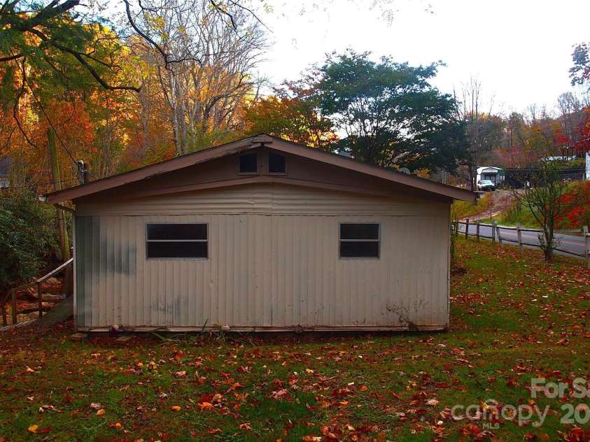 9 Smokey Cove Road, Canton, NC 28716.  MLS# CAR4314818, YatesRealty ID 699. 