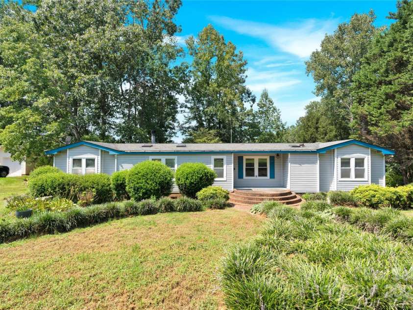 985 Sentinal Oaks Drive, Clover, SC 29710.  MLS# CAR4300320, YatesRealty ID 6991. 