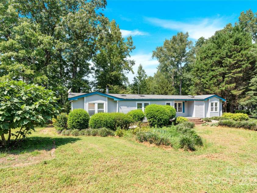 985 Sentinal Oaks Drive, Clover, SC 29710.  MLS# CAR4300320, YatesRealty ID 6991. 