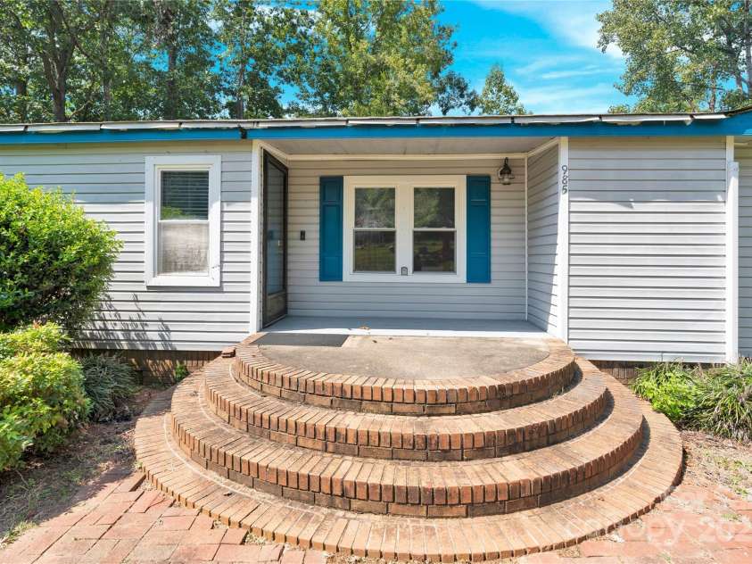 985 Sentinal Oaks Drive, Clover, SC 29710.  MLS# CAR4300320, YatesRealty ID 6991. 