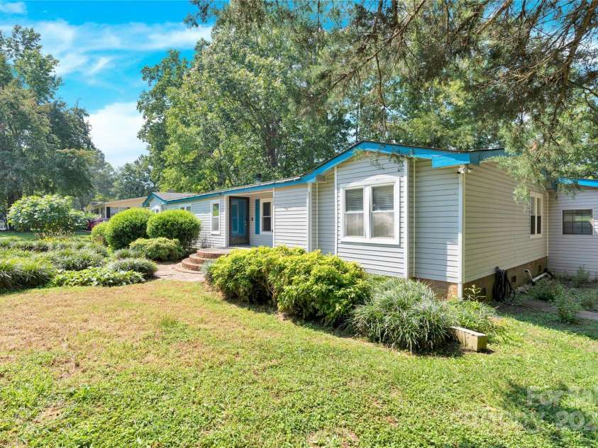 985 Sentinal Oaks Drive, Clover, SC 29710.  MLS# CAR4300320, YatesRealty ID 6991. 
