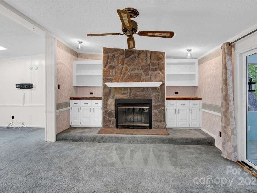 985 Sentinal Oaks Drive, Clover, SC 29710.  MLS# CAR4300320, YatesRealty ID 6991. 