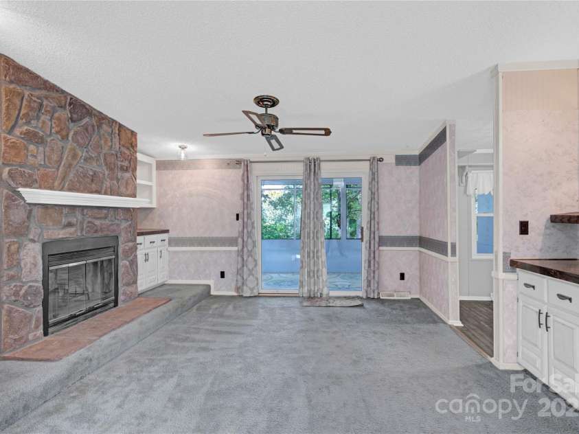 985 Sentinal Oaks Drive, Clover, SC 29710.  MLS# CAR4300320, YatesRealty ID 6991. 