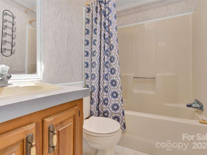 985 Sentinal Oaks Drive, Clover, SC 29710.  MLS# CAR4300320, YatesRealty ID 6991. 