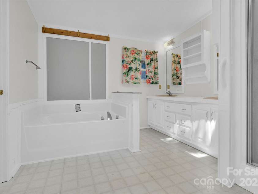985 Sentinal Oaks Drive, Clover, SC 29710.  MLS# CAR4300320, YatesRealty ID 6991. 
