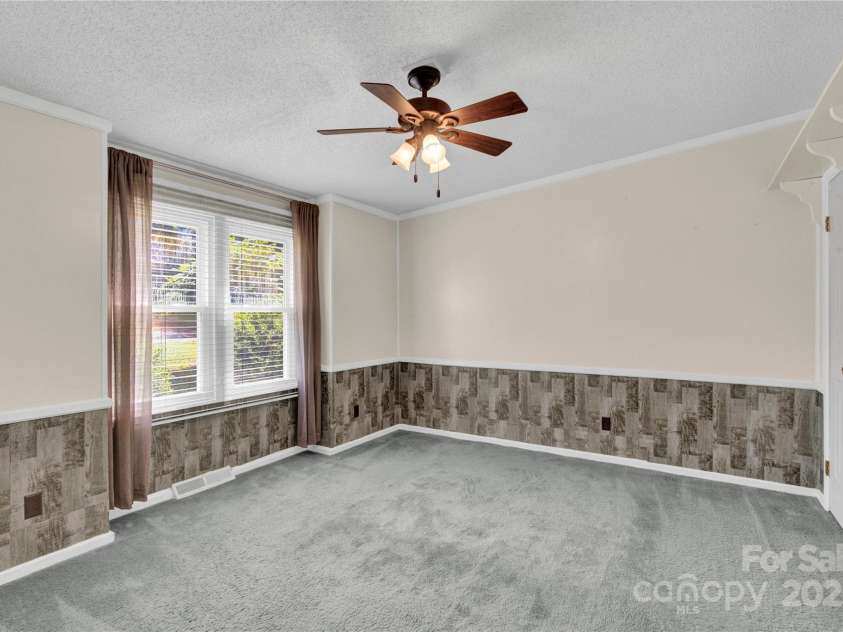 985 Sentinal Oaks Drive, Clover, SC 29710.  MLS# CAR4300320, YatesRealty ID 6991. 