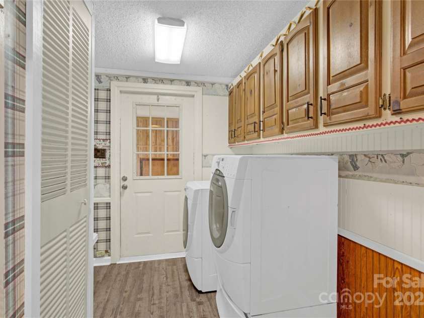 985 Sentinal Oaks Drive, Clover, SC 29710.  MLS# CAR4300320, YatesRealty ID 6991. 