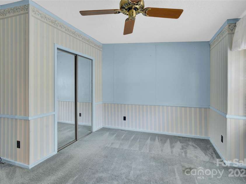 985 Sentinal Oaks Drive, Clover, SC 29710.  MLS# CAR4300320, YatesRealty ID 6991. 
